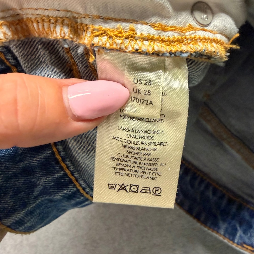 Anthropologie Pilcro Denim Shorts Light Wash Distressed Raw Hem Size 28 - Picture 8 of 10